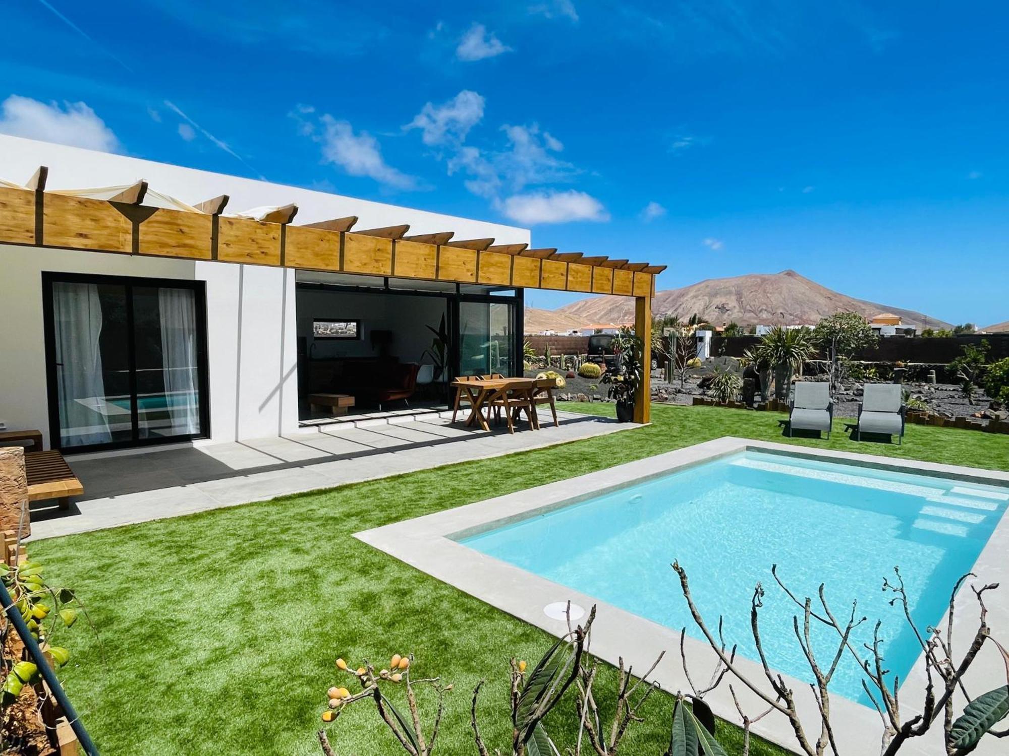 Bungalow + Piscina Independiente La Oliva Exterior photo